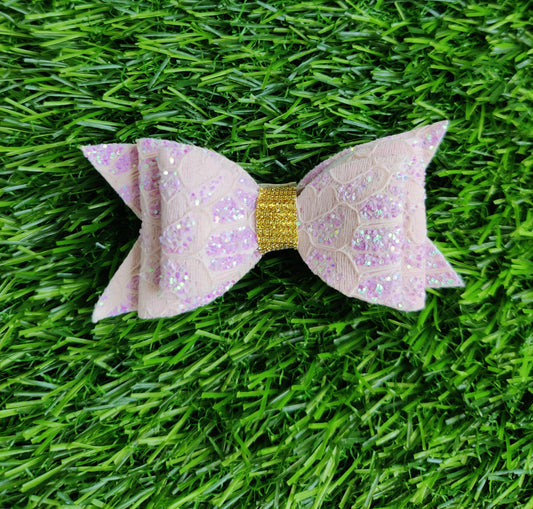 Lavendar Lace - Classic Bow