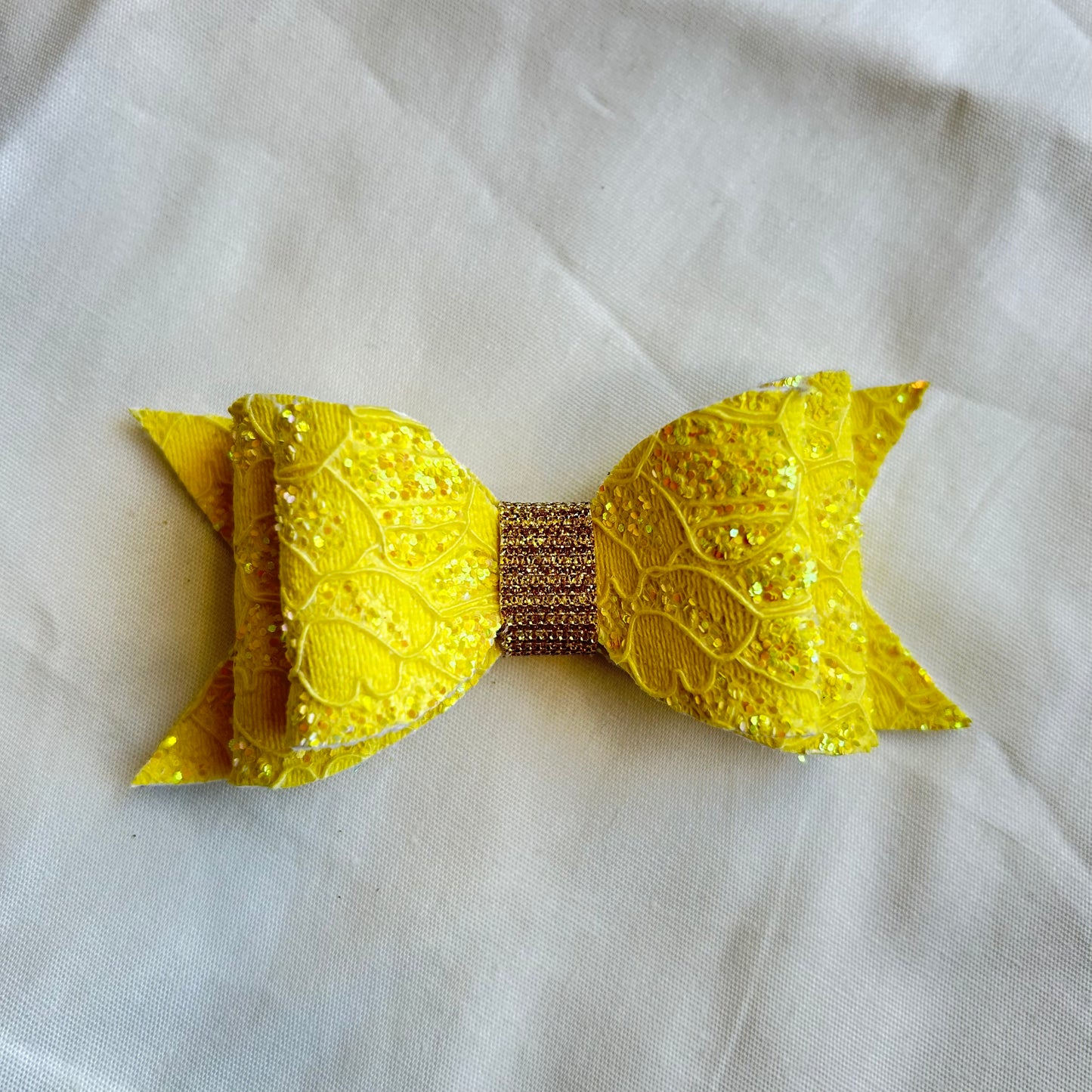 Yellow Lace - Classic Bow